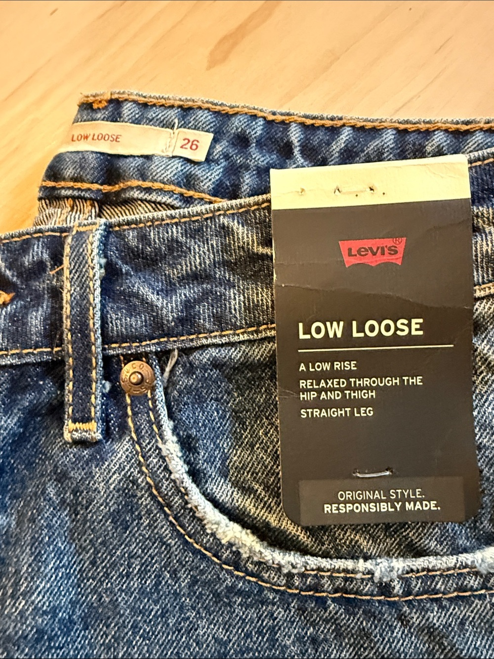Levi's Low Loose Straight-Leg Jeans in Blue